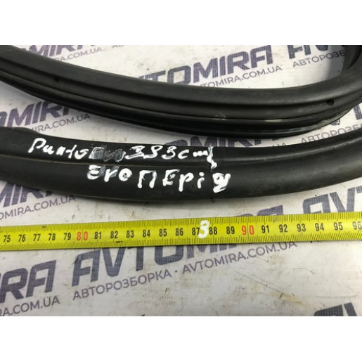 Уплотнитель двери передней L=R Fiat Punto 3 2005-2018 51773664